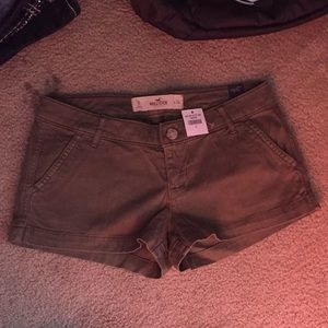 Hollis tee shirt size 24/0 NWT olive green